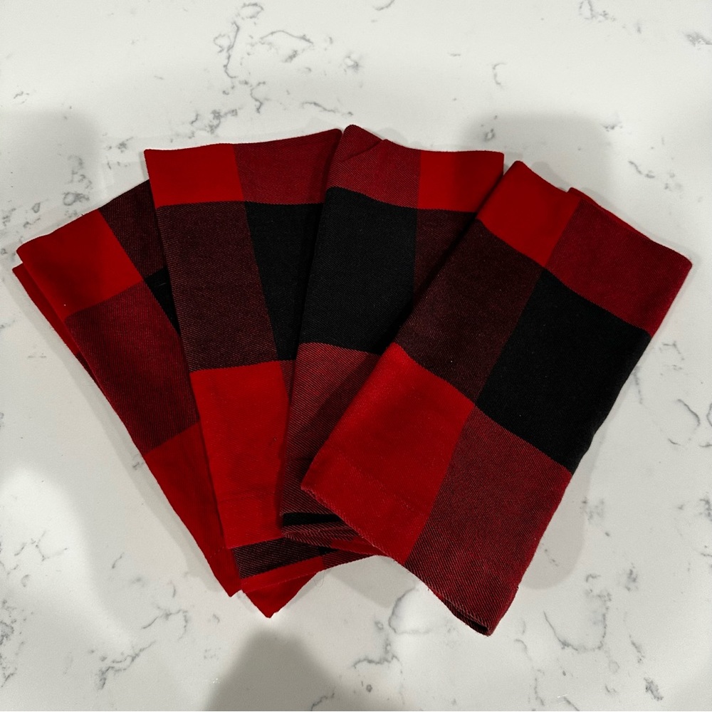 Pottery Barn Buffalo Black and red Napkins Set of 4